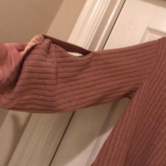 NWT The Limited Petite Rib Hacci Turtleneck - Picture 3 of 9